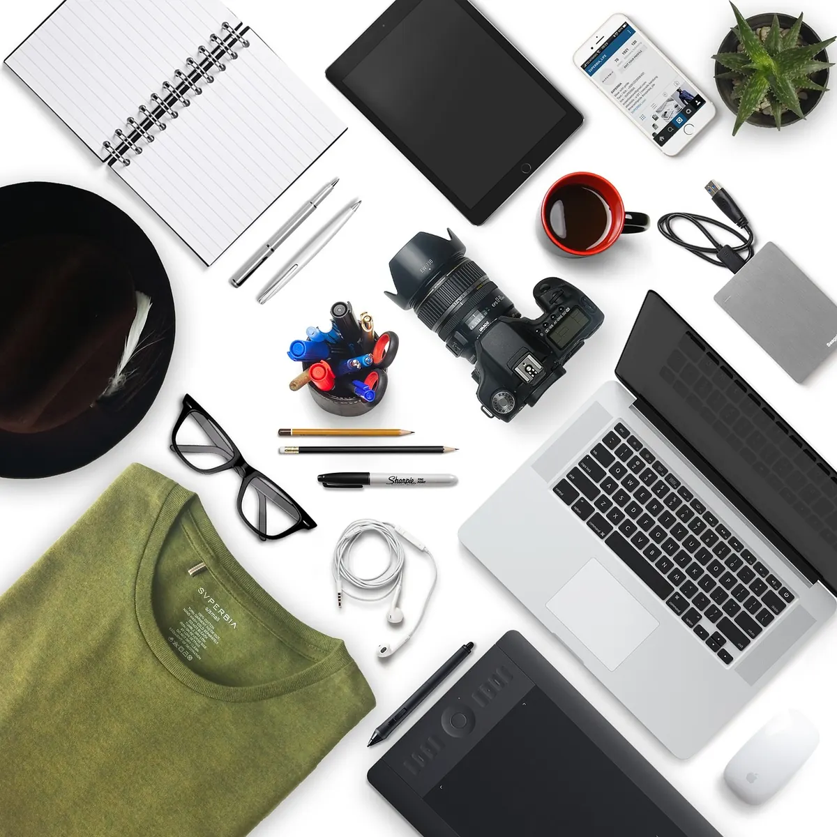 Laptop vs Tablet for Remote Work: A Comparison for Nomads